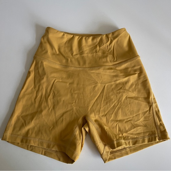 Alphalete Sun Kissed 4” Pulse Surge Shorts - Picture 4 of 11